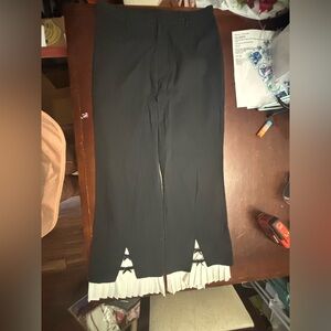 Pretty damage unique black slacks w pleated fabric hem large boho western office